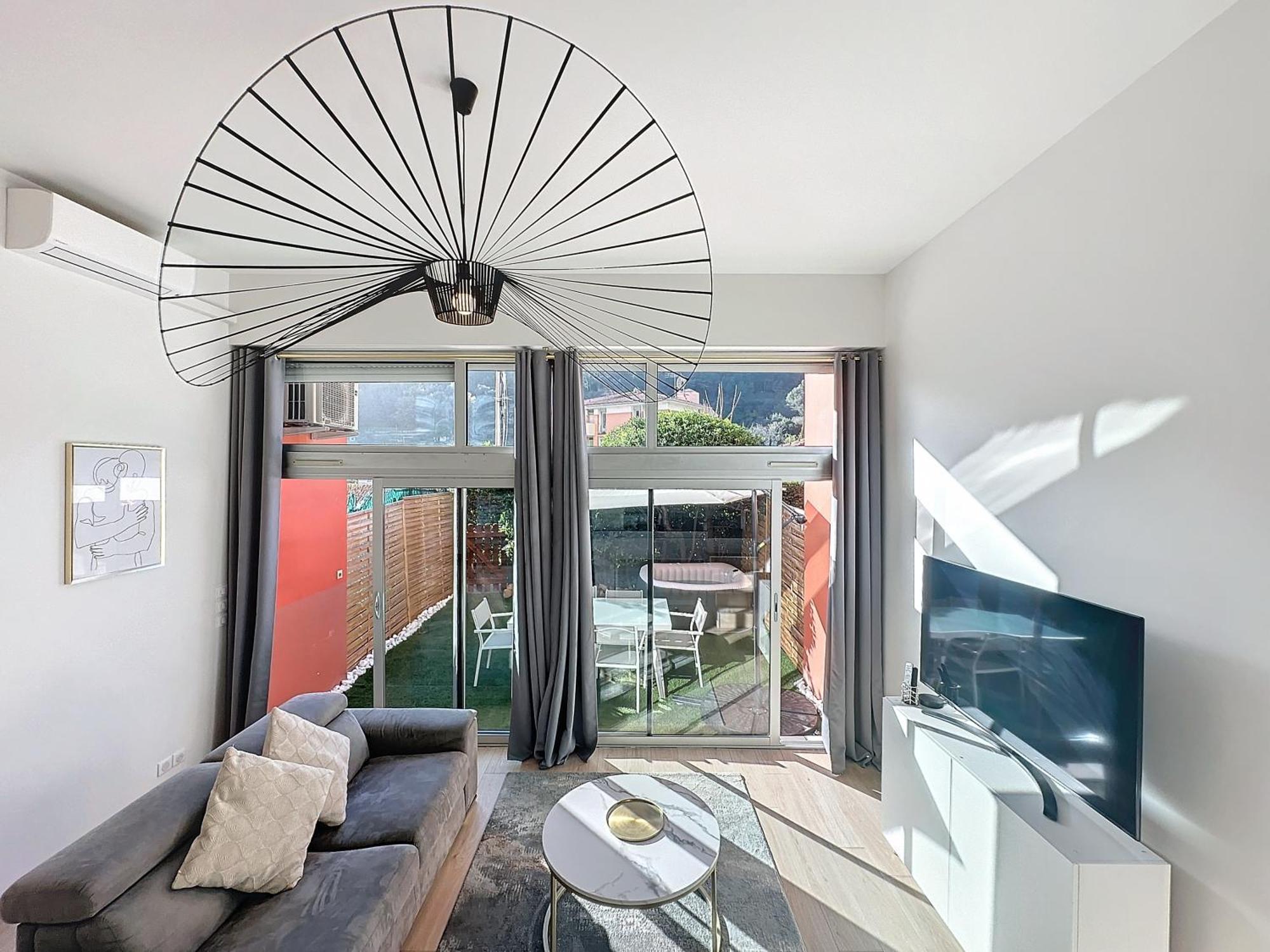 2 Pieces - Parking - Jacuzzi - Food & Drink - Love Menton Eksteriør billede